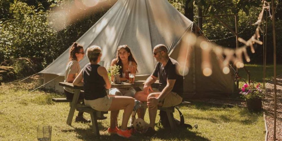 people glamping