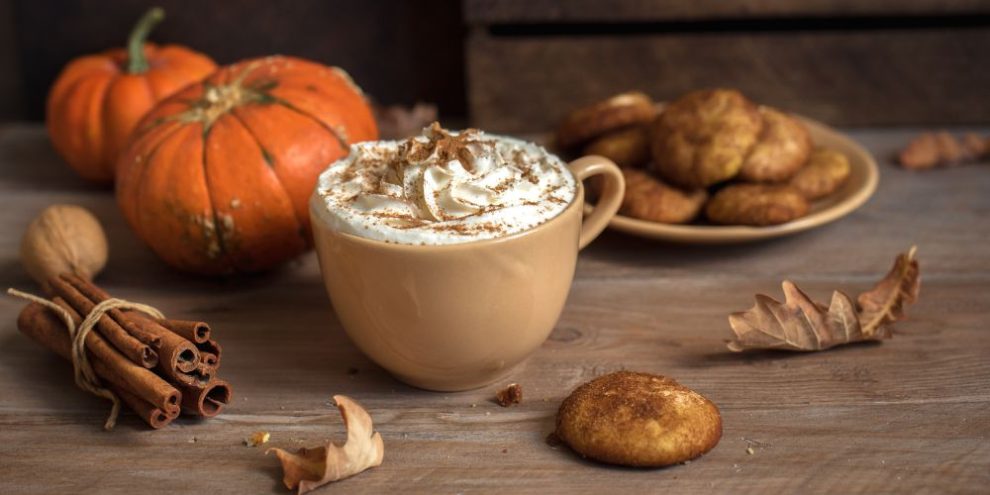 Pumpkin spice drink and cookies